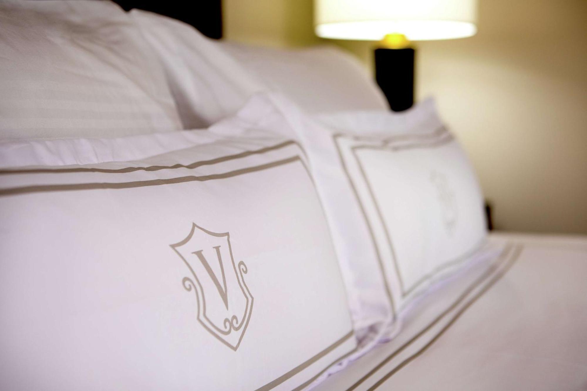 The Virginian Lynchburg, Curio Collection By Hilton Hotell Eksteriør bilde